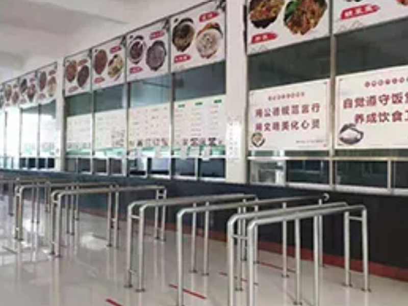 学校食堂